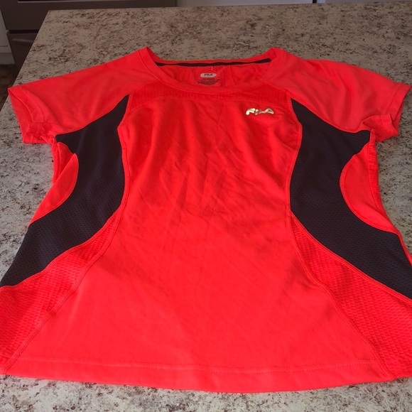 Fila Sport Large Tech Workout Shirt - Picture 3 of 8